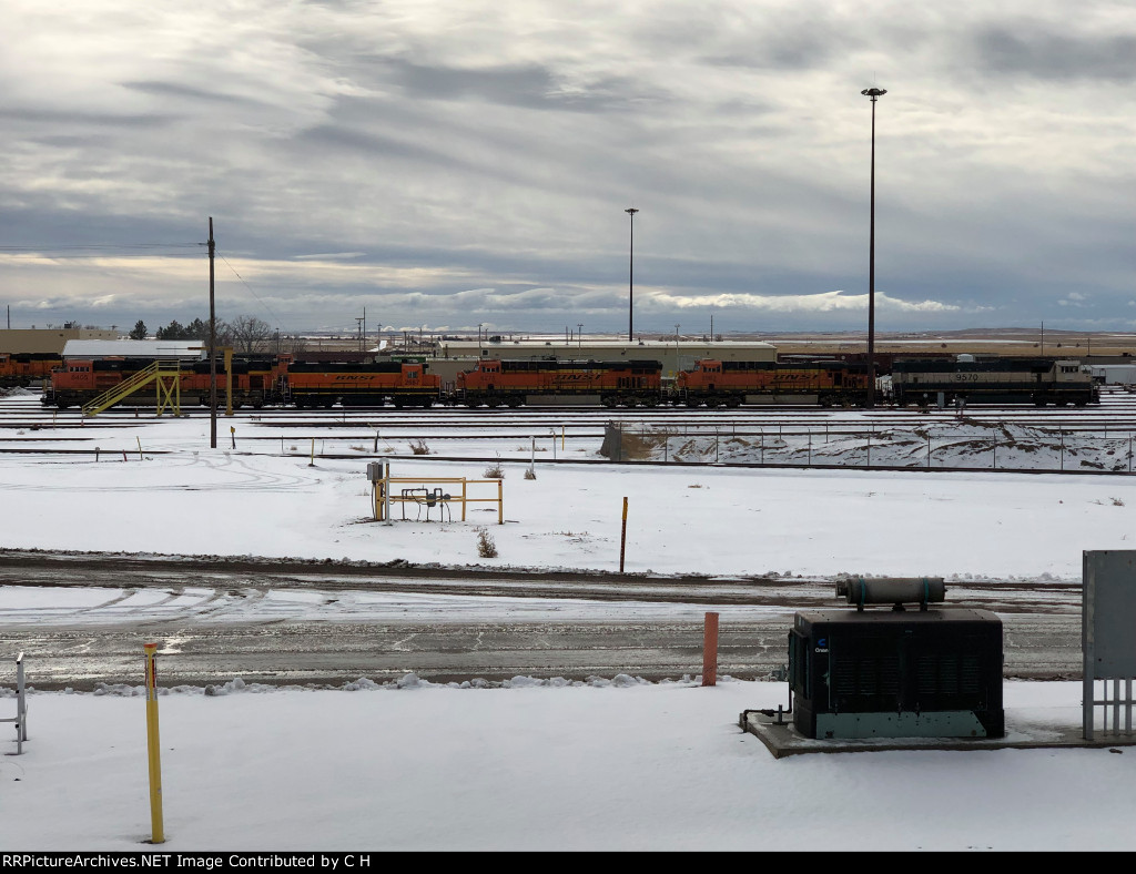 BNSF 8405/2667/6278/5983/9570